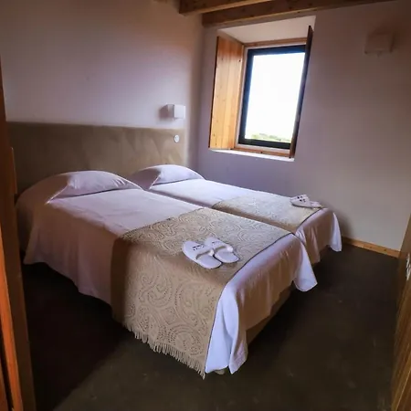 Country house Quinta Do Falcao Almagreira (Santa Maria)