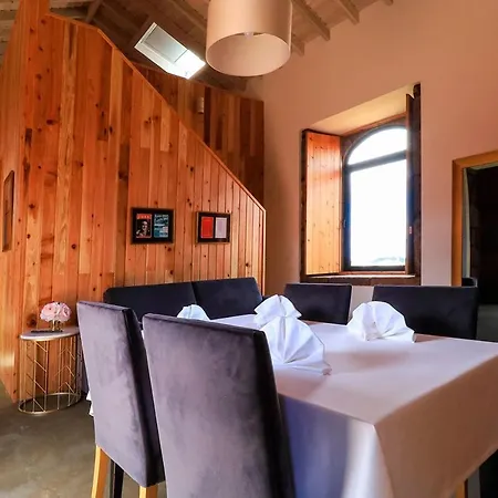 Quinta Do Falcao * Almagreira (Santa Maria)