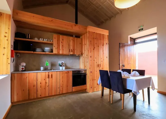 Quinta Do Falcao * Almagreira (Santa Maria)